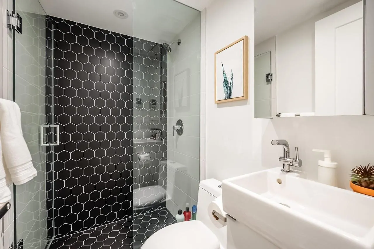 Modern 1Br Condo - Stunning View Of Cn Tower Toronto 0*,  Canada